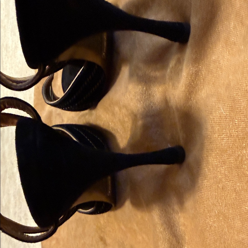 Dolce & Gabbana Black and Gold Women's Heels - Picture 5 of 7